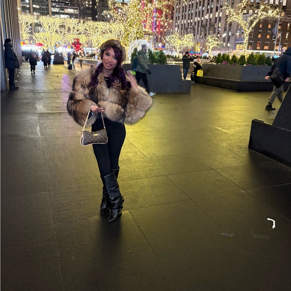 Women's Brown Fur Jacket - Picture 6 of 7